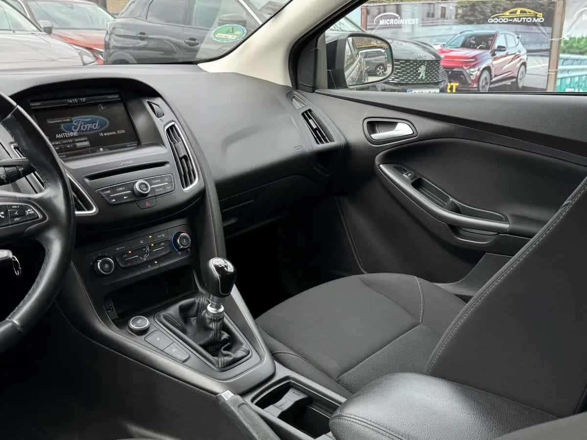 Ford Focus - фото 12