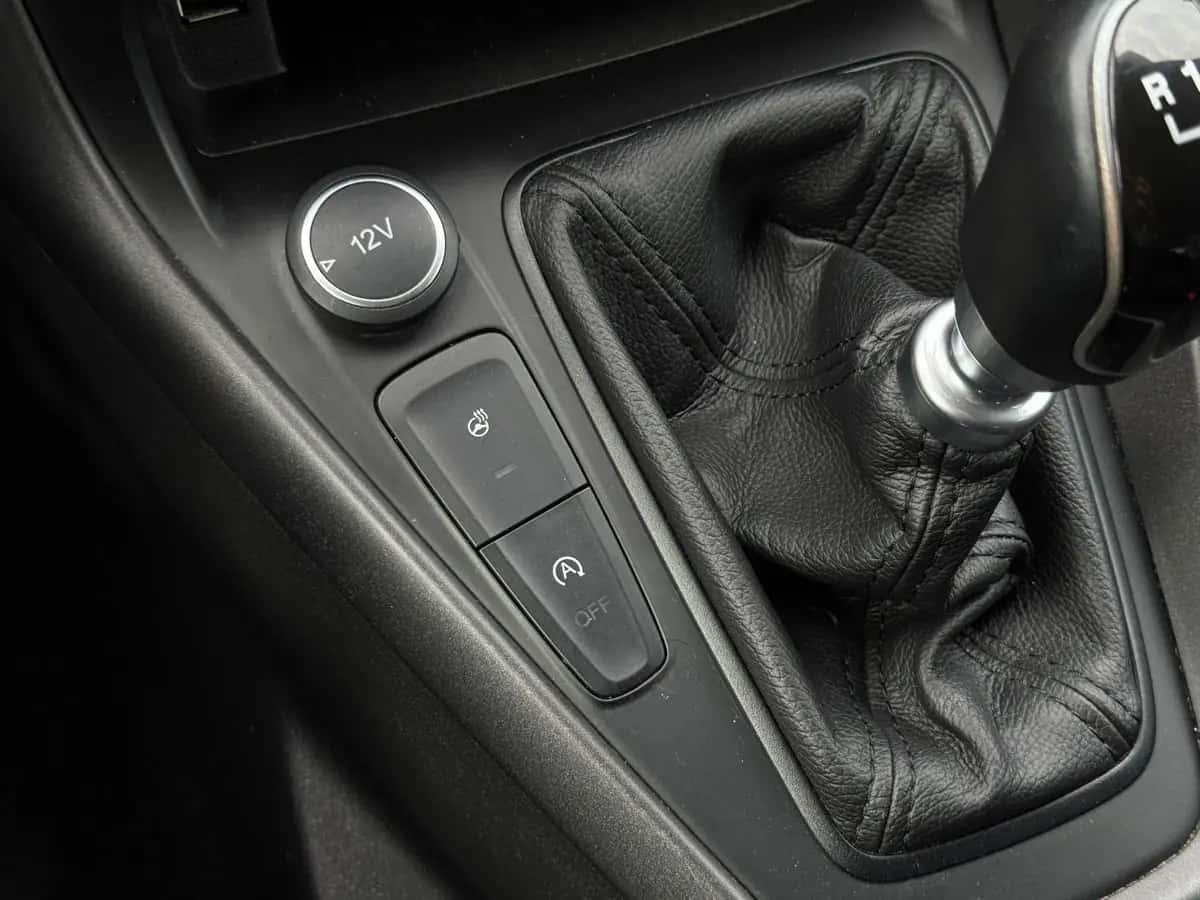 Ford Focus - фото 14