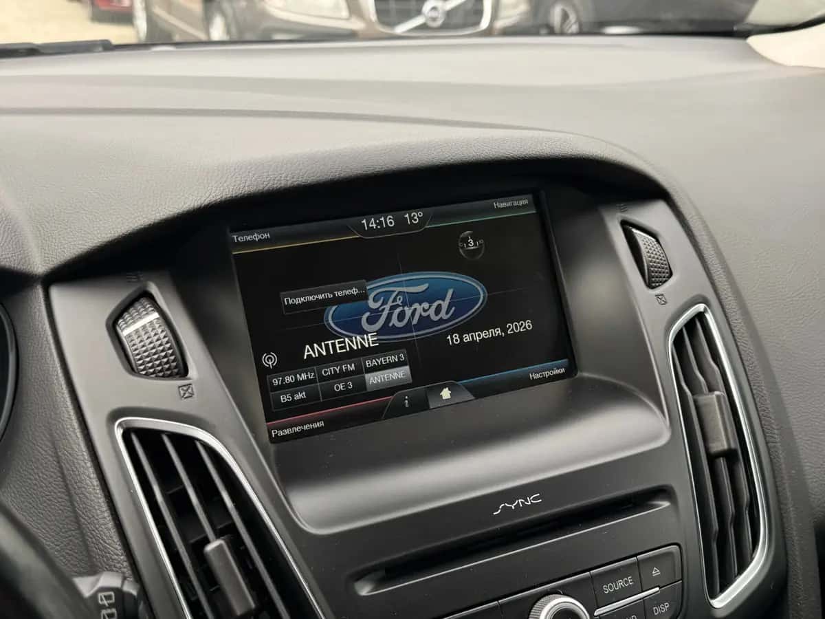 Ford Focus - фото 16