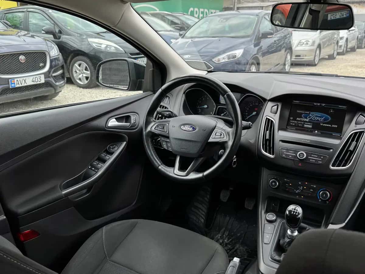 Ford Focus - фото 18