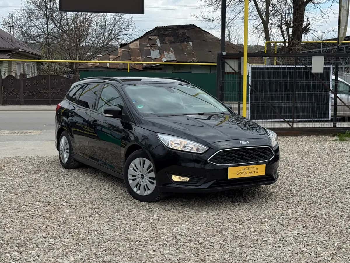 Ford Focus - фото 1