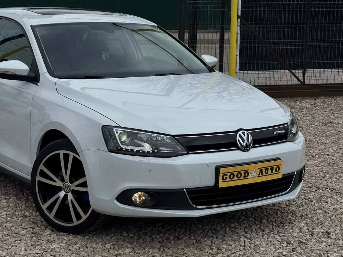Volkswagen Jetta - фото 2