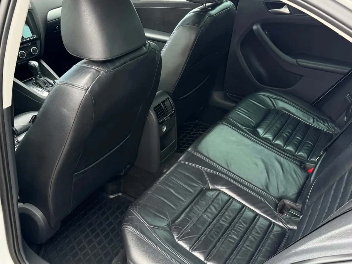 Volkswagen Jetta - фото 8
