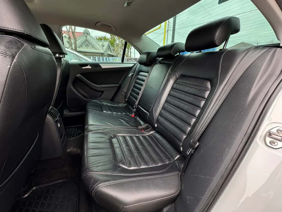 Volkswagen Jetta - фото 9