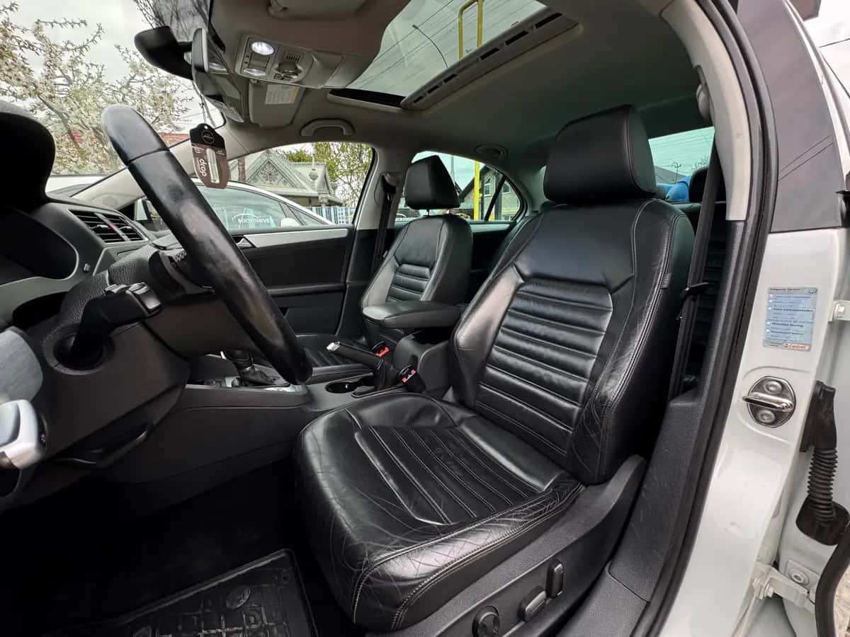 Volkswagen Jetta - фото 10