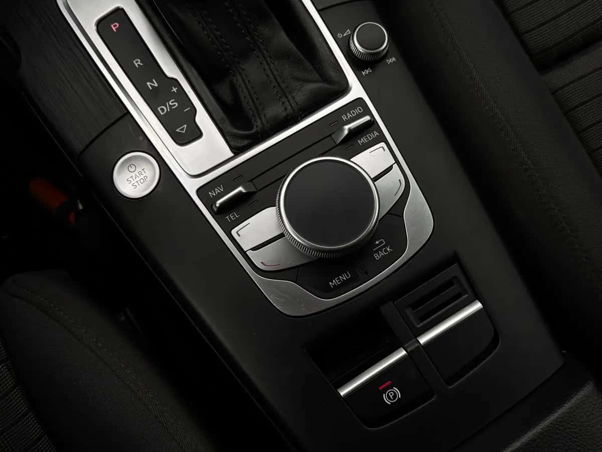 Audi A3 e-tron - фото 11