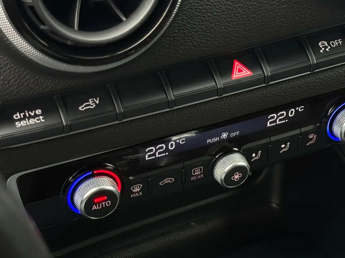 Audi A3 e-tron - фото 13