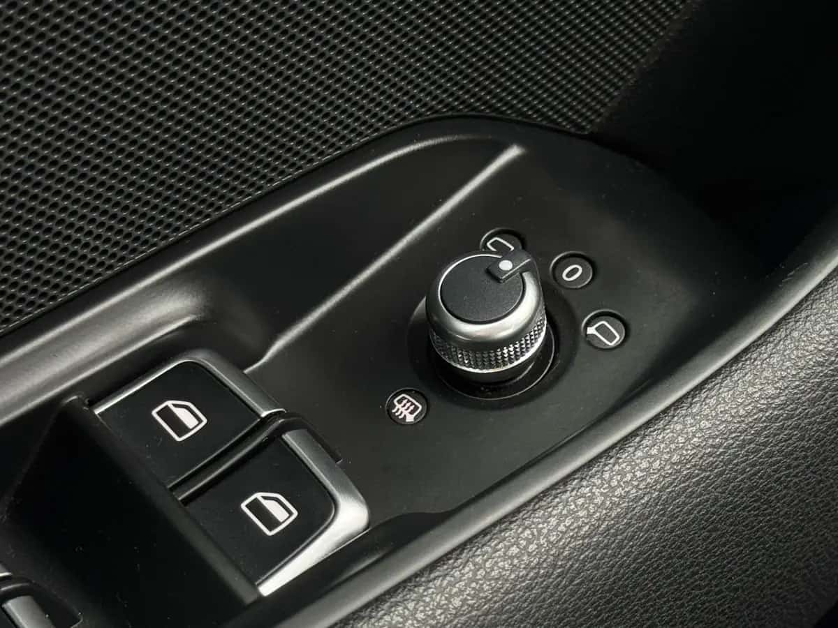 Audi A3 e-tron - фото 16