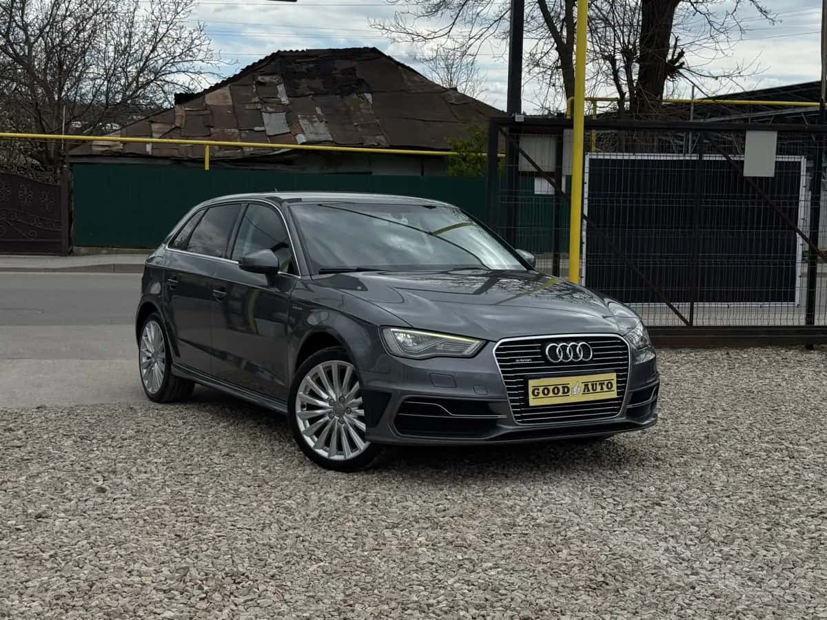 Audi A3 e-tron - фото 1