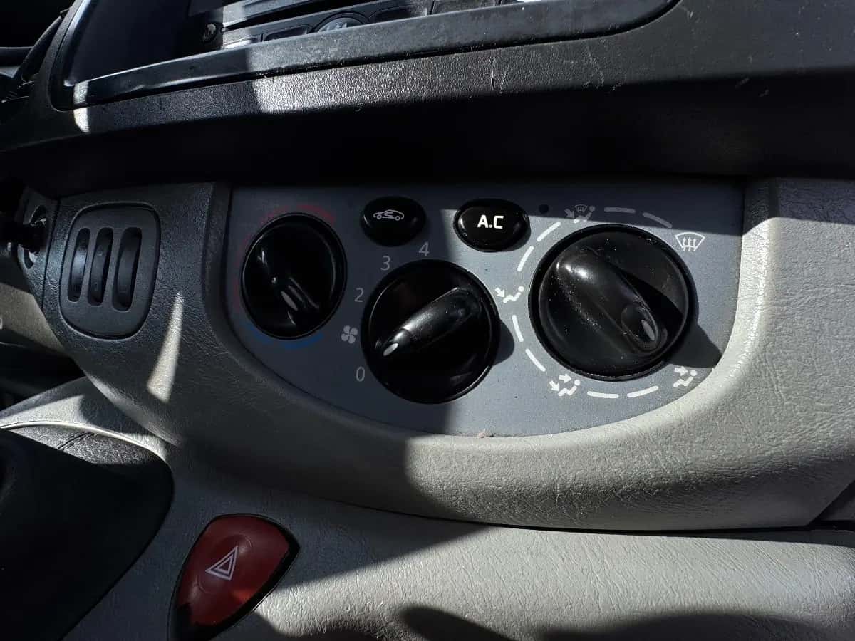 Nissan Primastar - фото 12