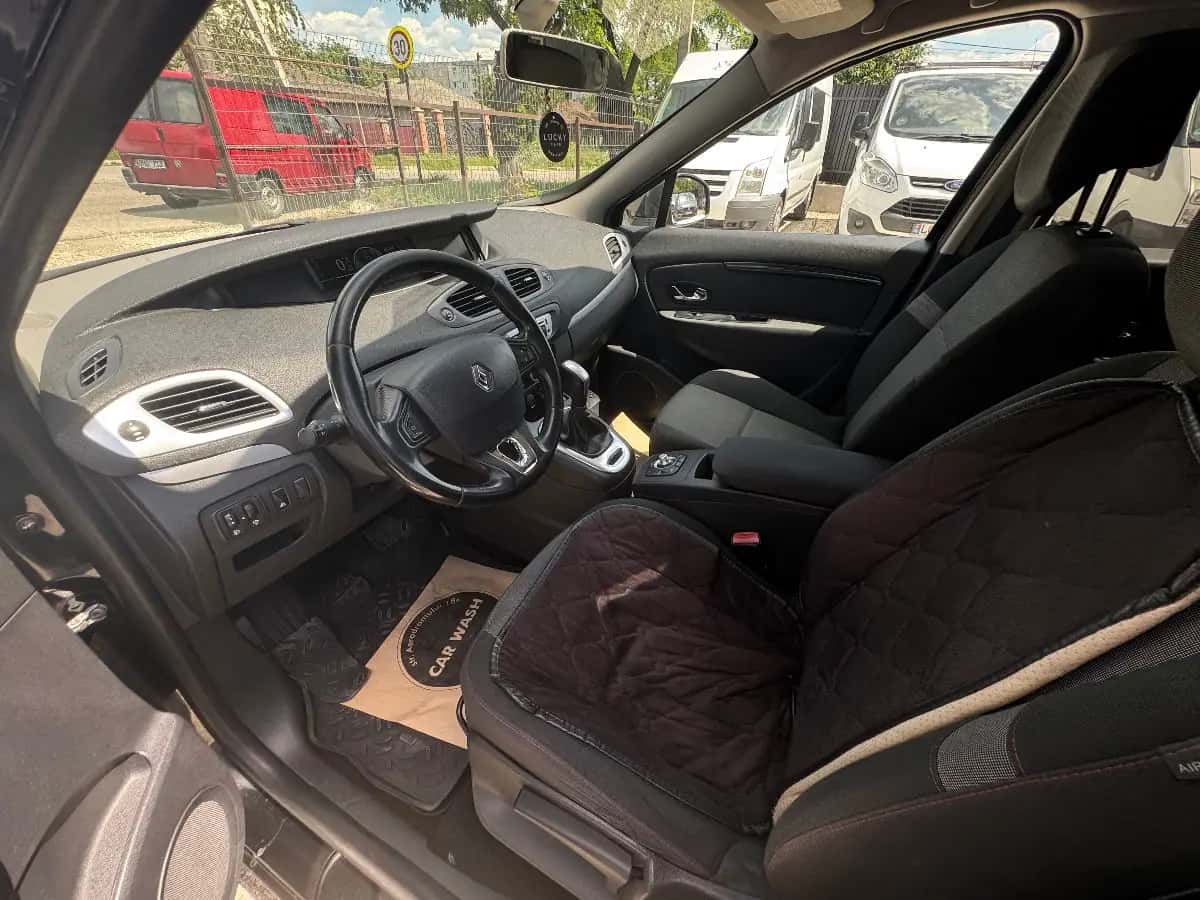 Renault Grand Scenic - фото 19