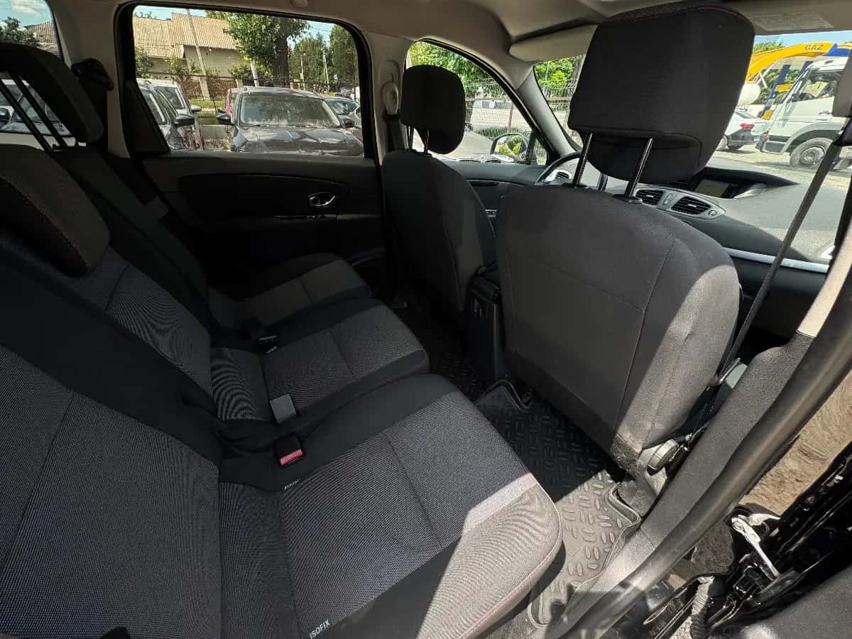 Renault Grand Scenic - фото 10
