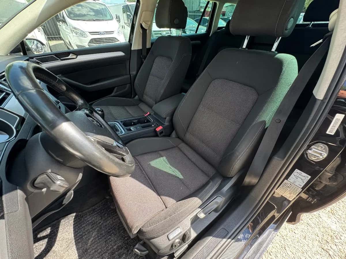 Volkswagen Passat - fotografia 16