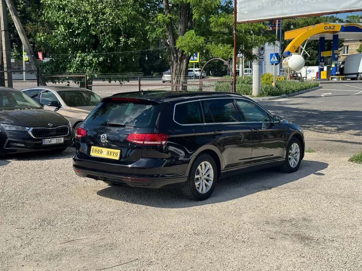 Volkswagen Passat - fotografia 6