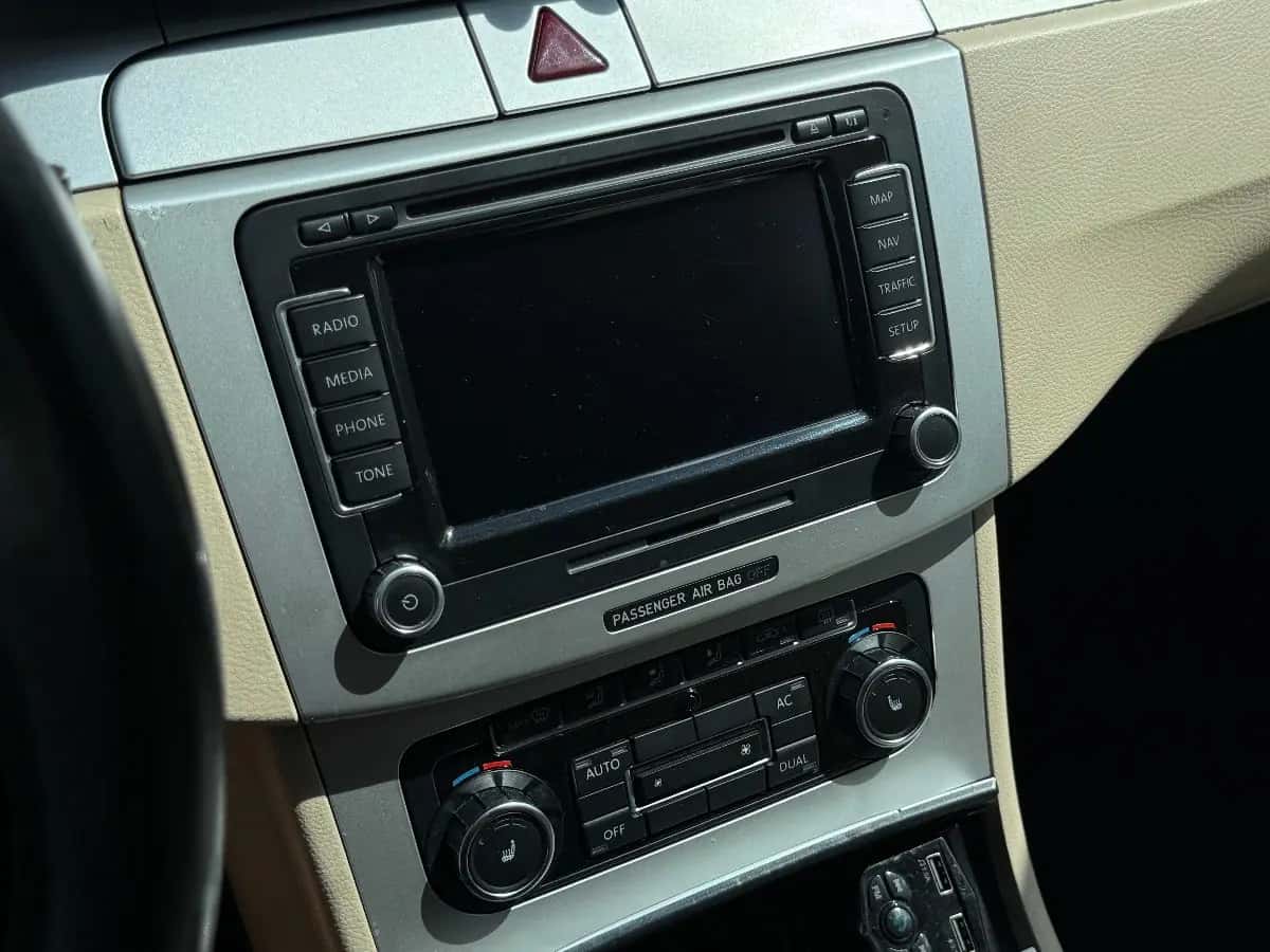 Volkswagen Passat CC - fotografia 13