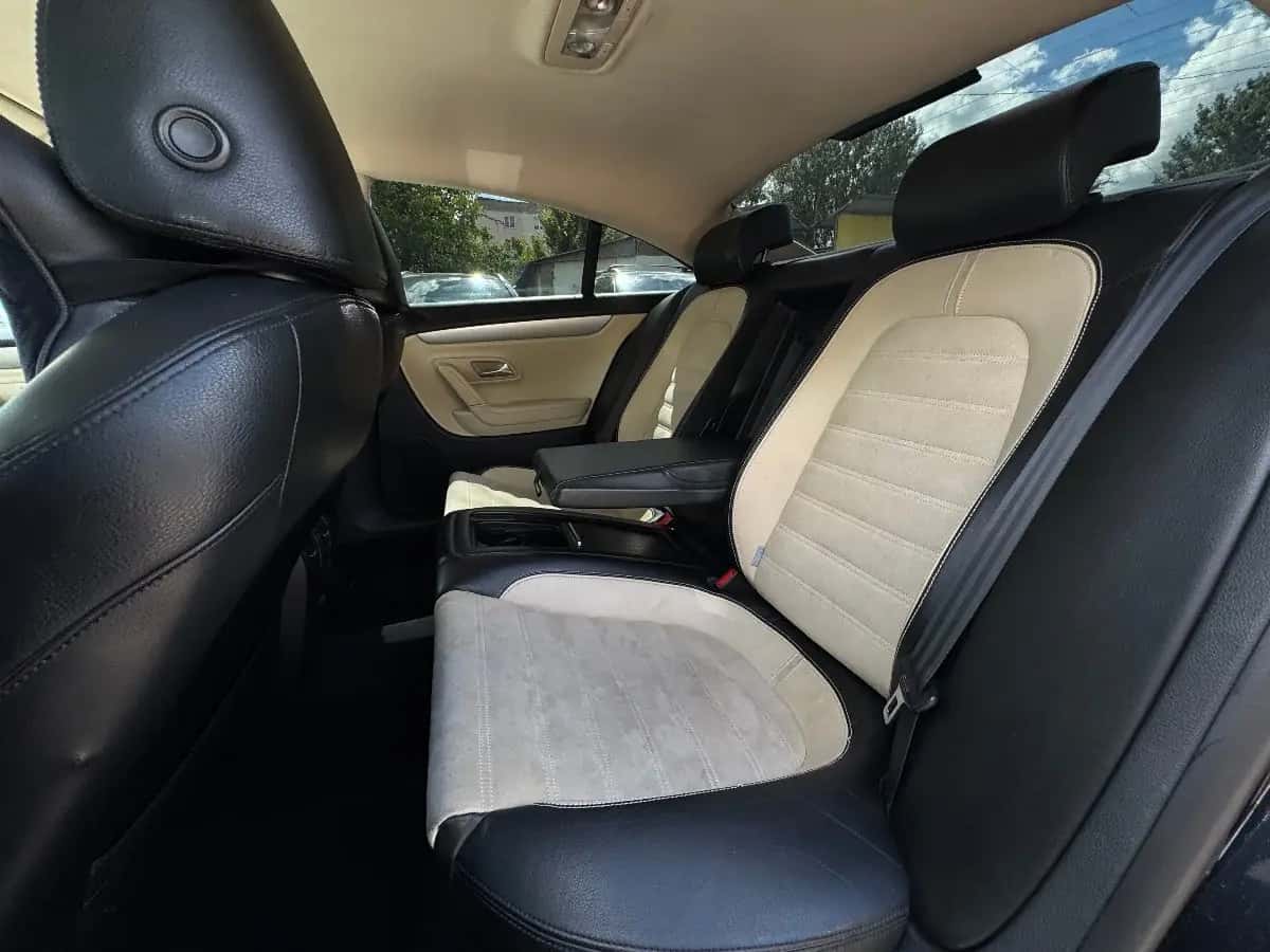 Volkswagen Passat CC - fotografia 9
