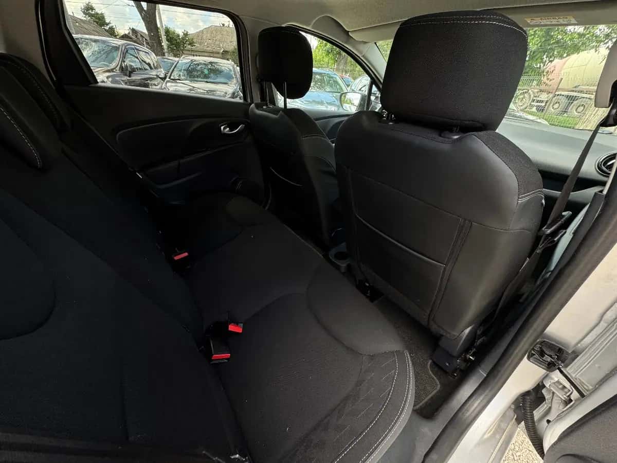 Renault Clio - фото 12
