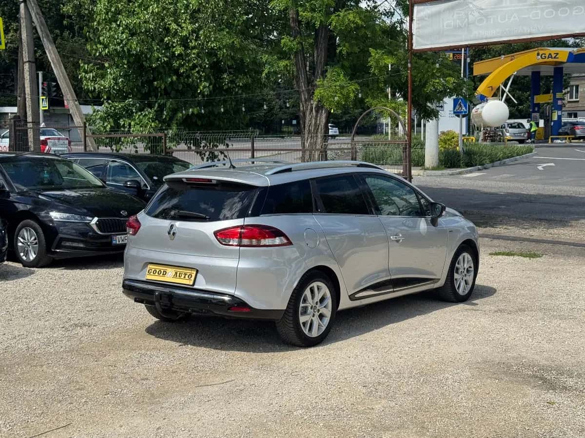 Renault Clio - фото 7