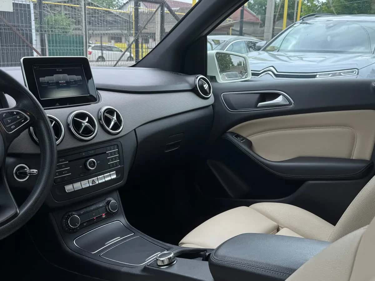 Mercedes B-Class - фото 8