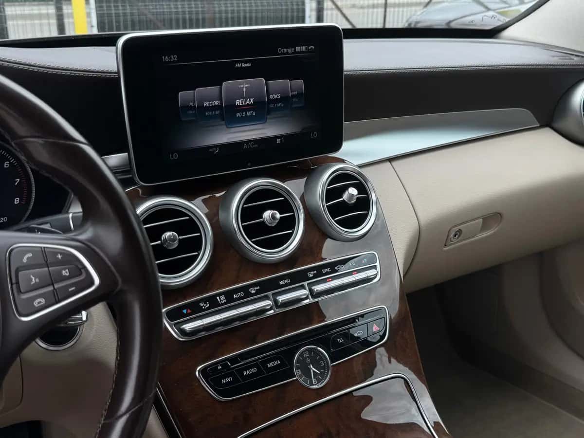 Mercedes C-Class - фото 12