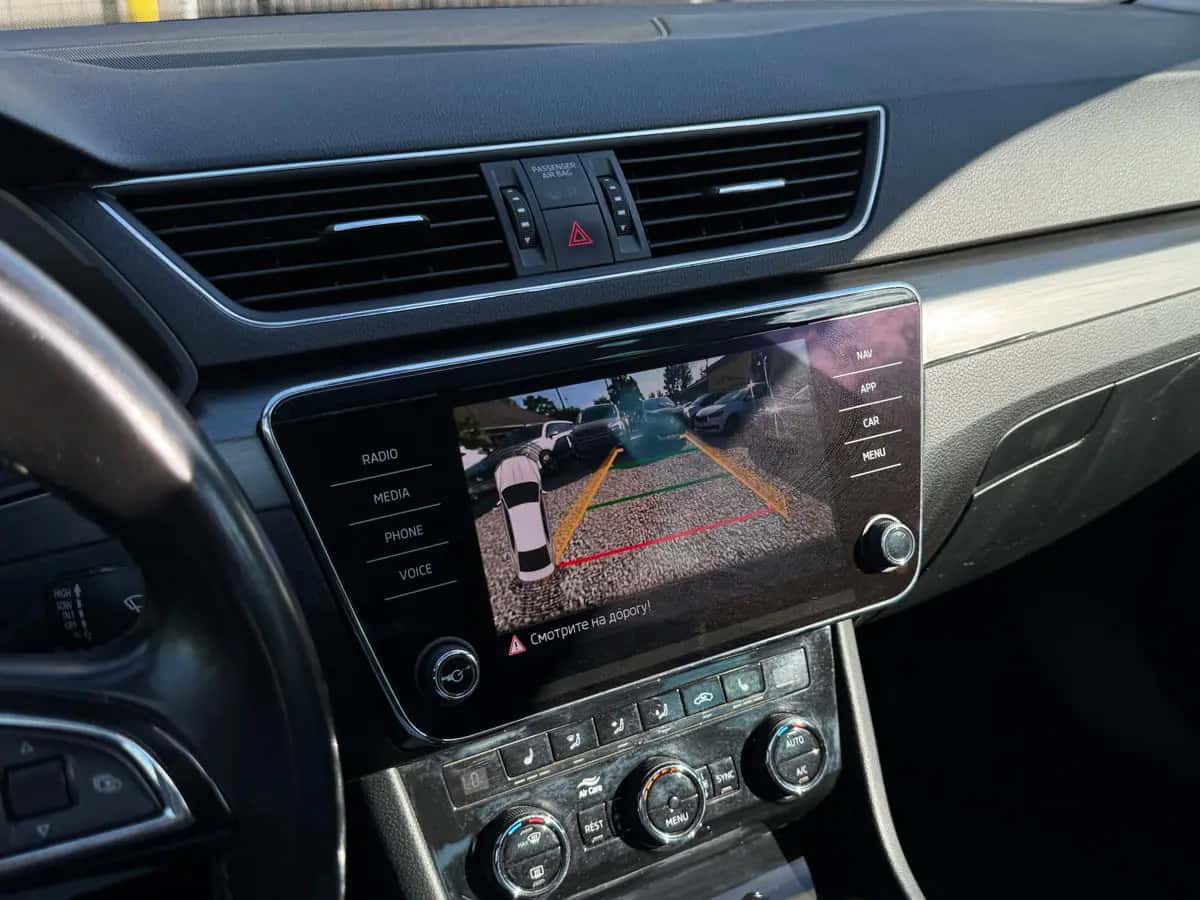 Skoda Superb - фото 14
