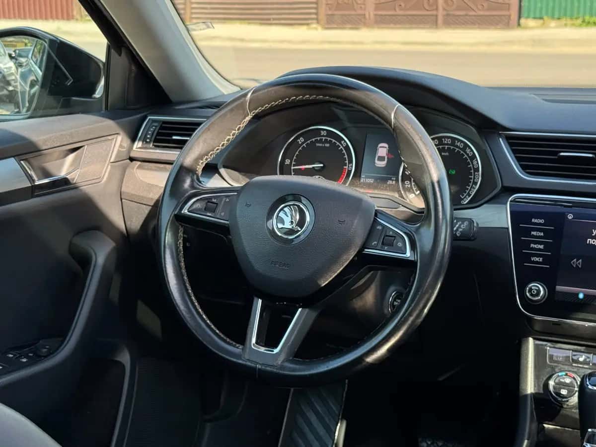 Skoda Superb - фото 15
