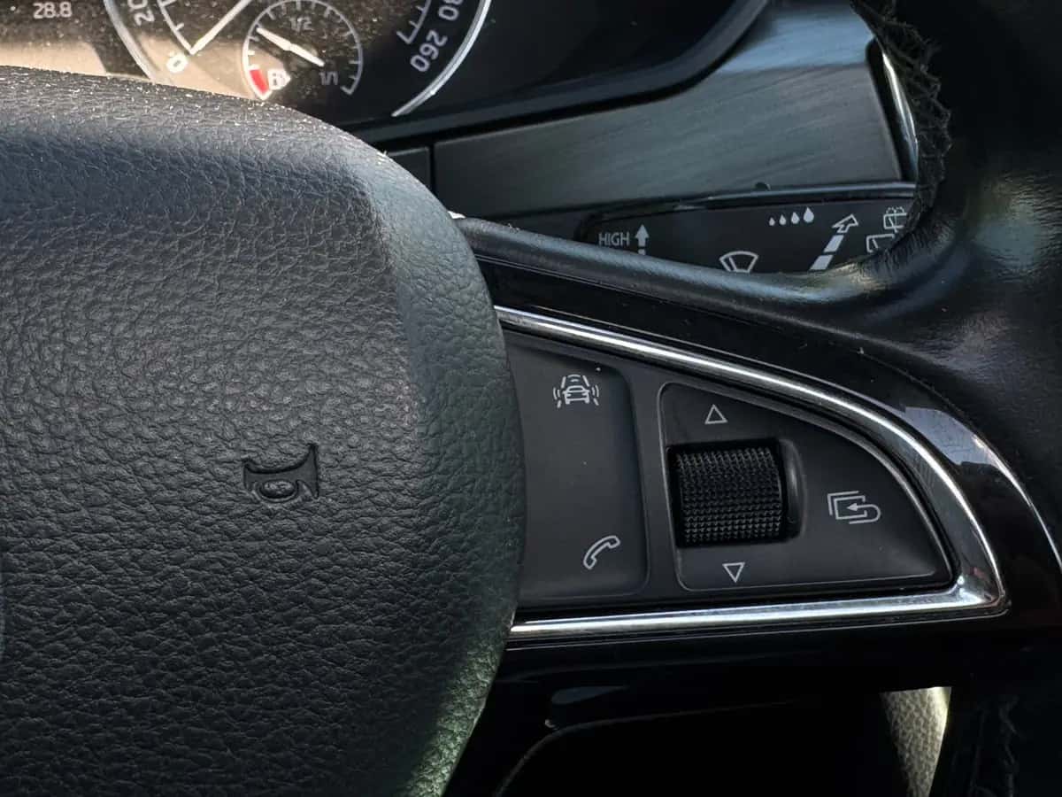 Skoda Superb - фото 16