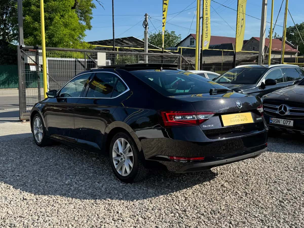 Skoda Superb - фото 4