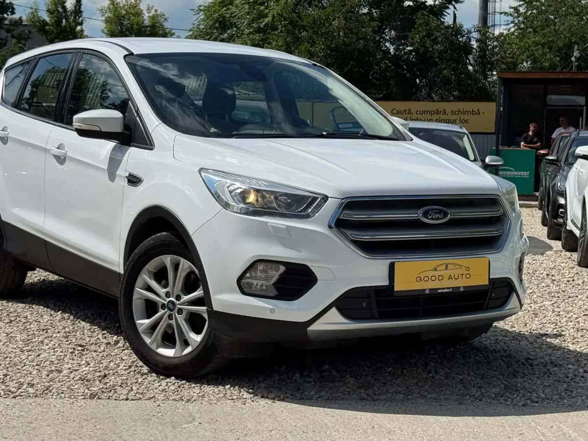 Ford Kuga - fotografia 2