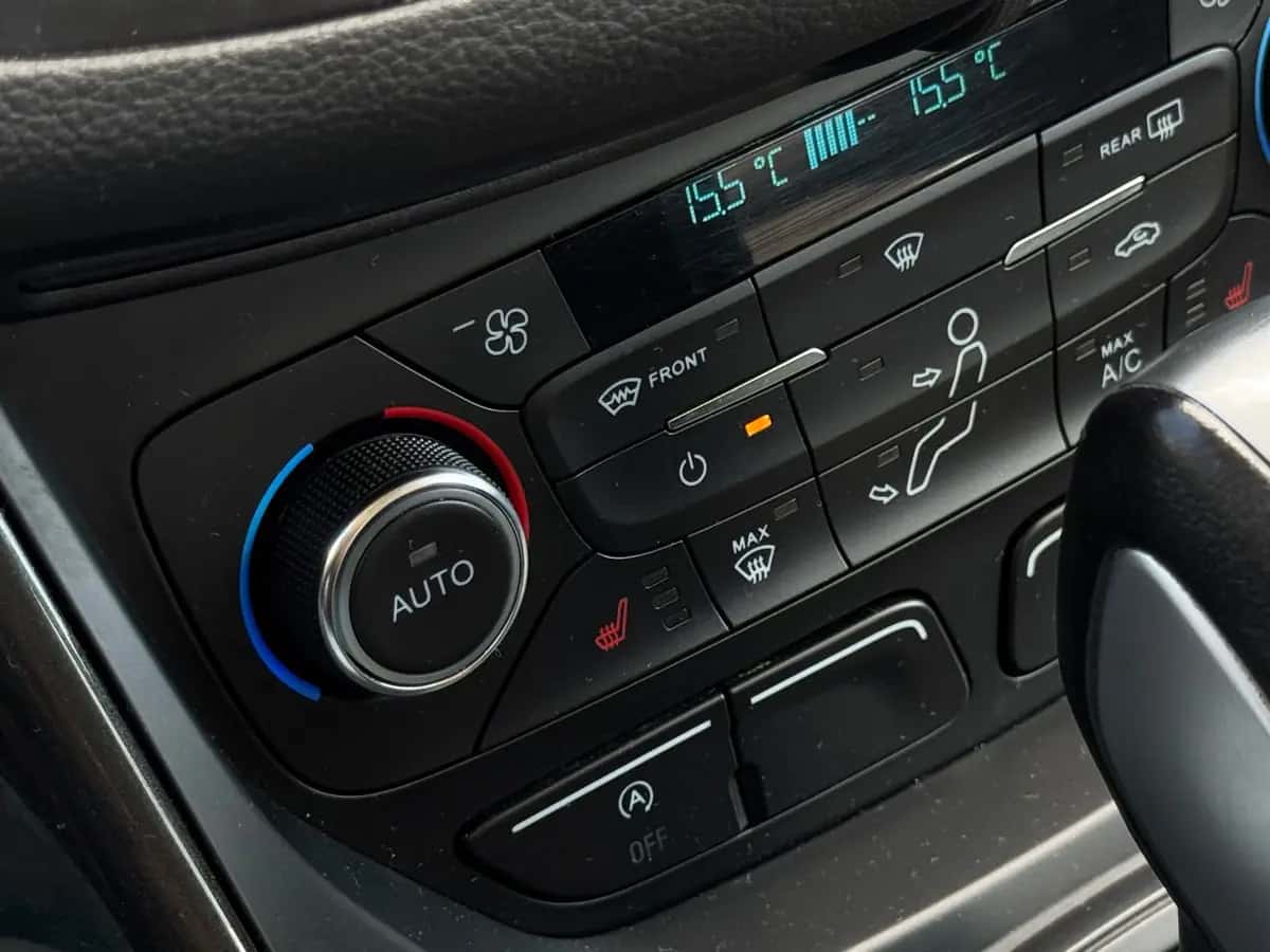 Ford Kuga - fotografia 12