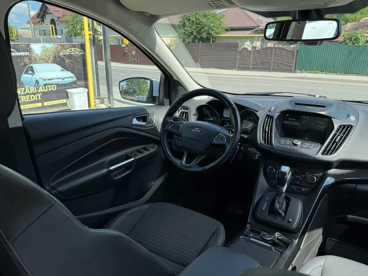 Ford Kuga - fotografia 16