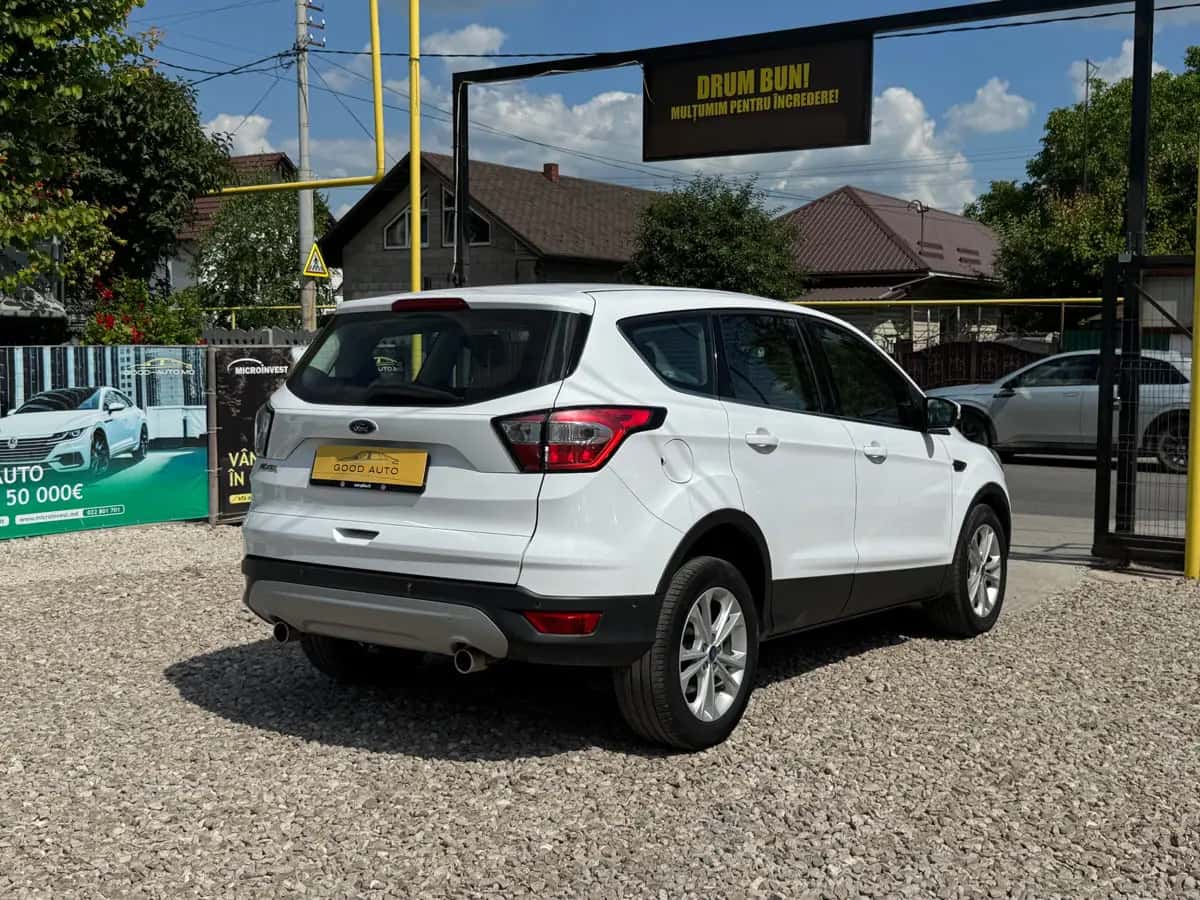 Ford Kuga - fotografia 5