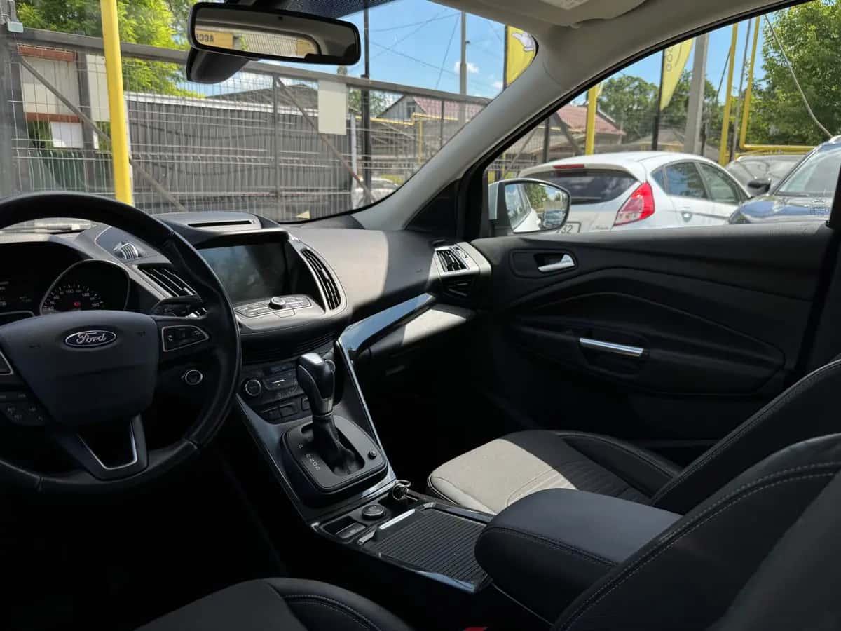 Ford Kuga - fotografia 10