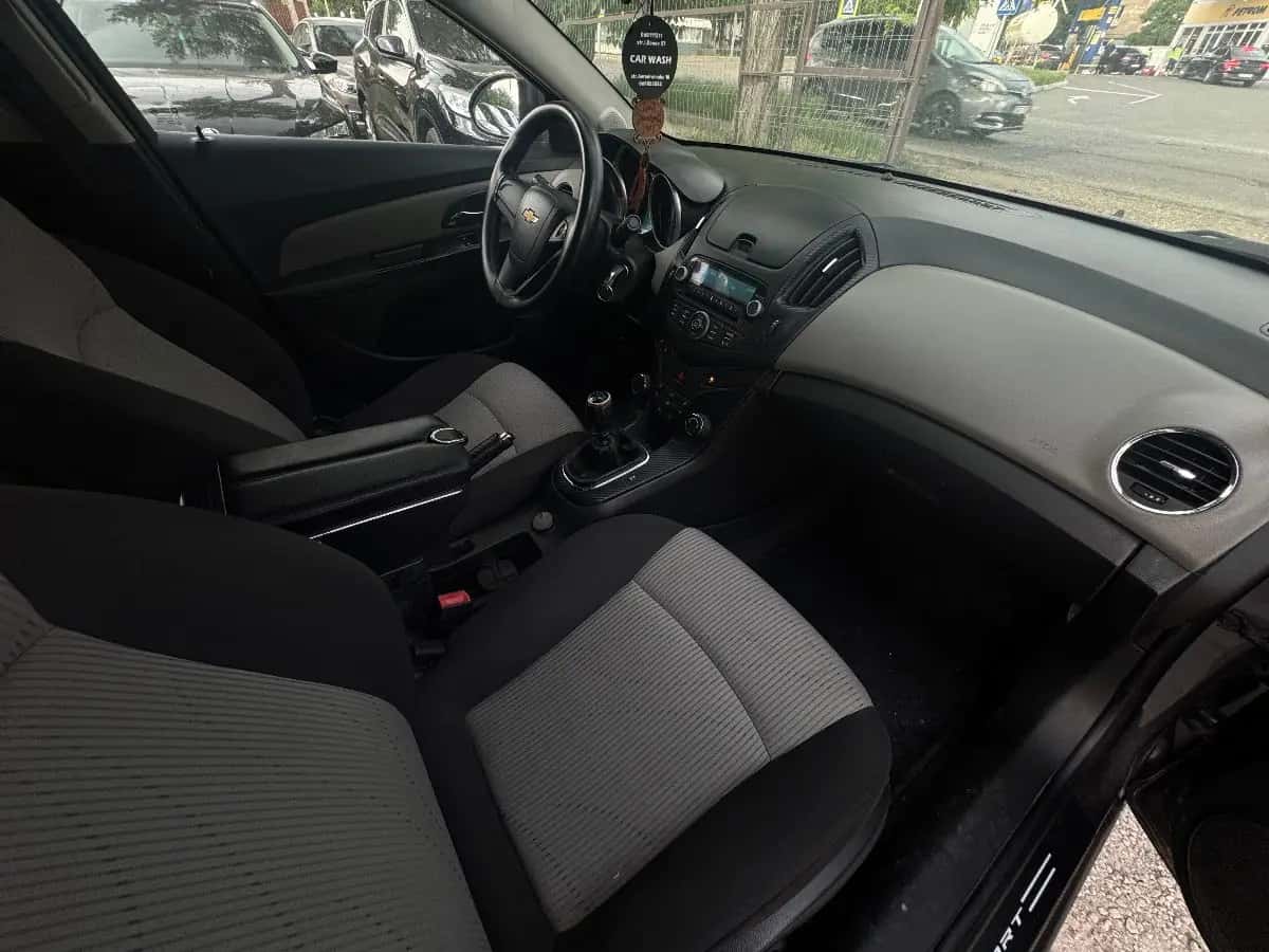 Chevrolet Cruze - fotografia 11
