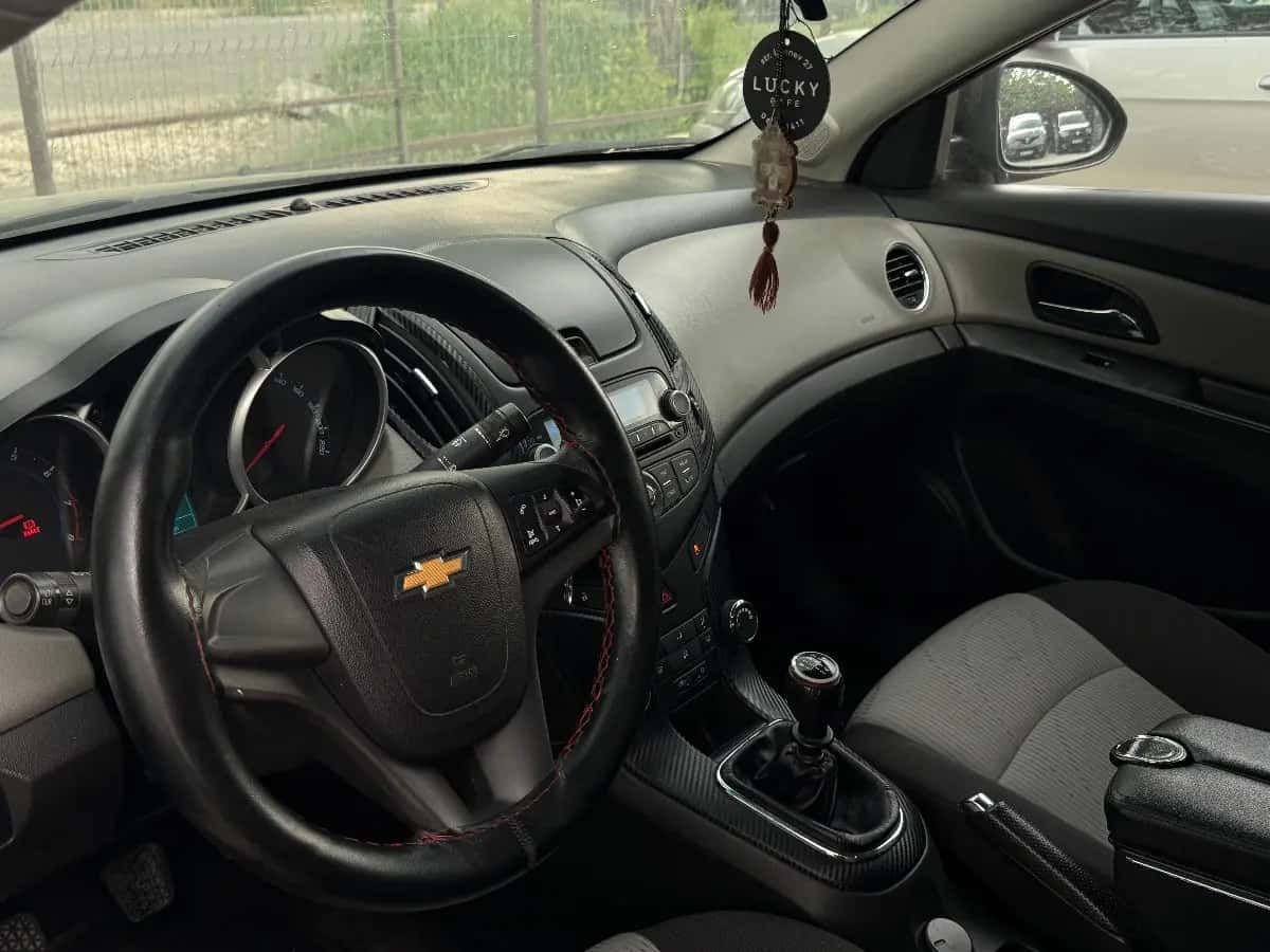 Chevrolet Cruze - fotografia 12