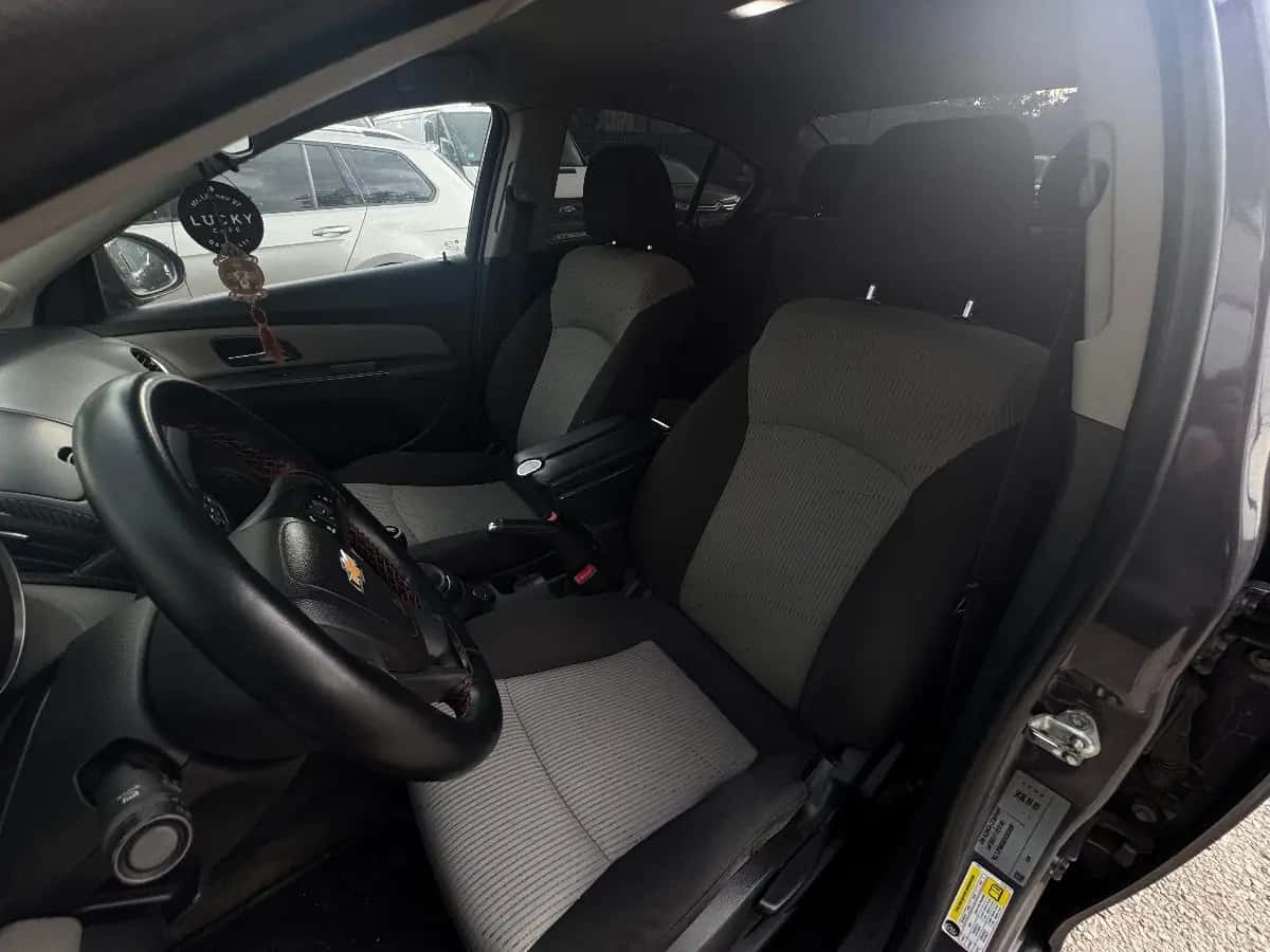 Chevrolet Cruze - fotografia 13