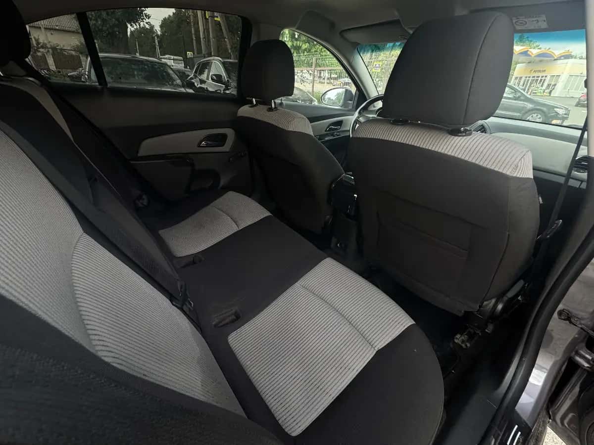Chevrolet Cruze - fotografia 8