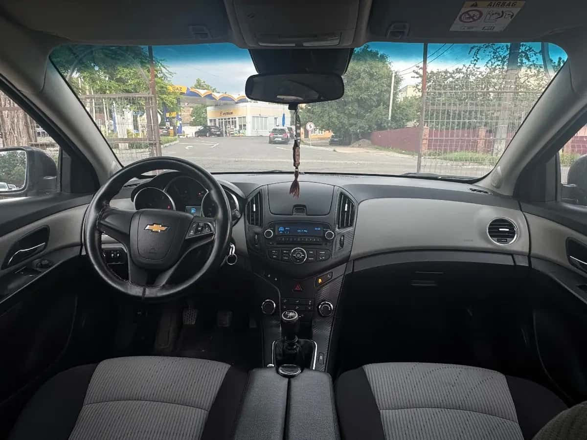 Chevrolet Cruze - fotografia 9