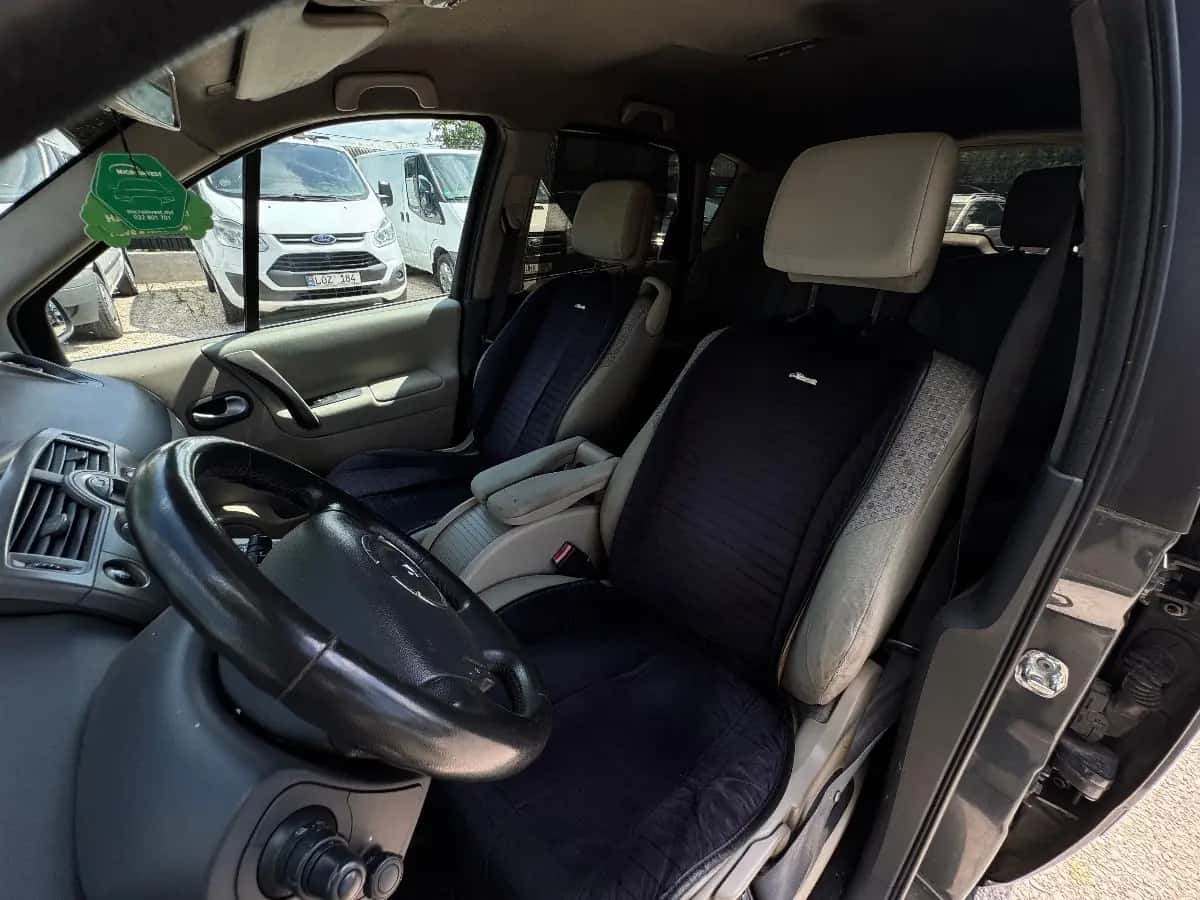 Renault Scenic - фото 13
