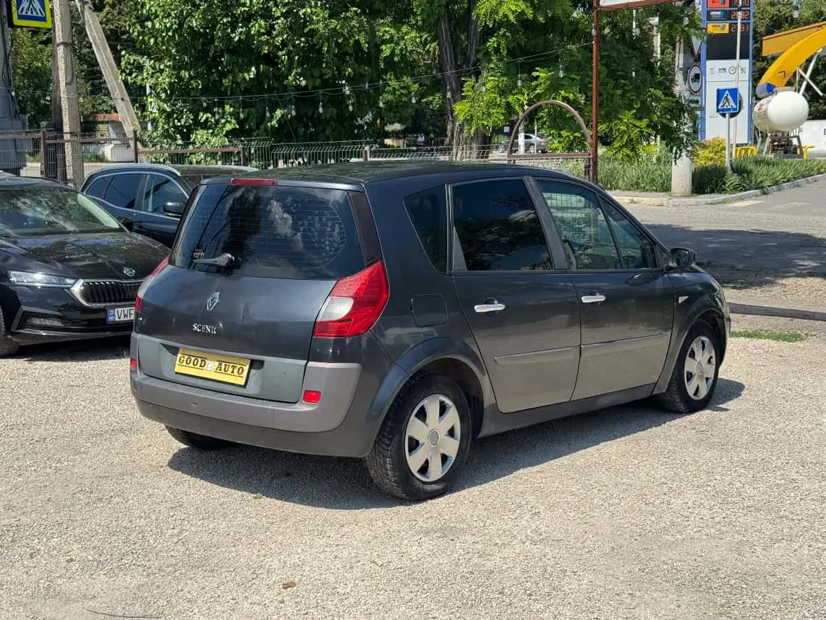 Renault Scenic - фото 6