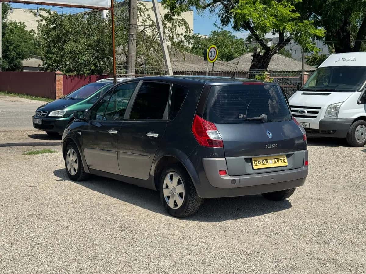 Renault Scenic - фото 7