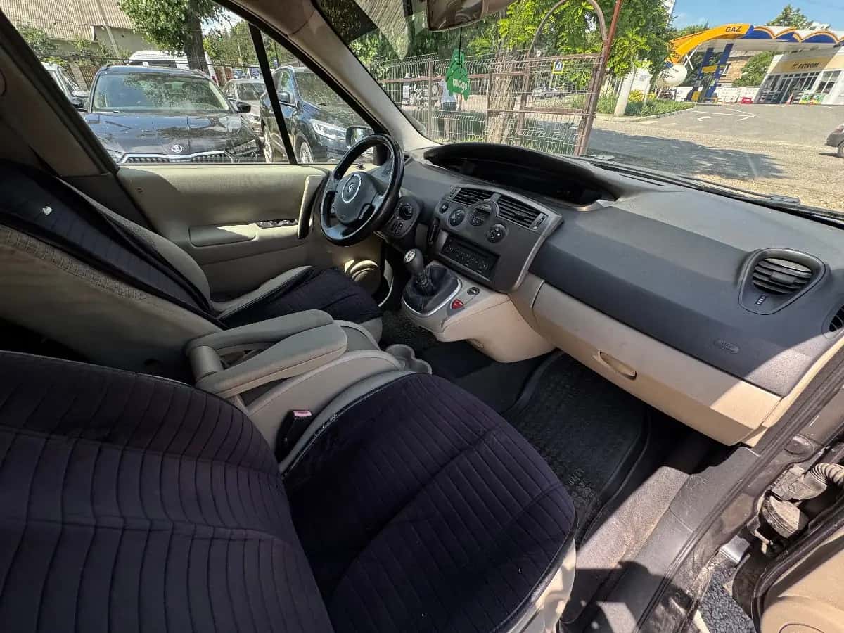 Renault Scenic - фото 10