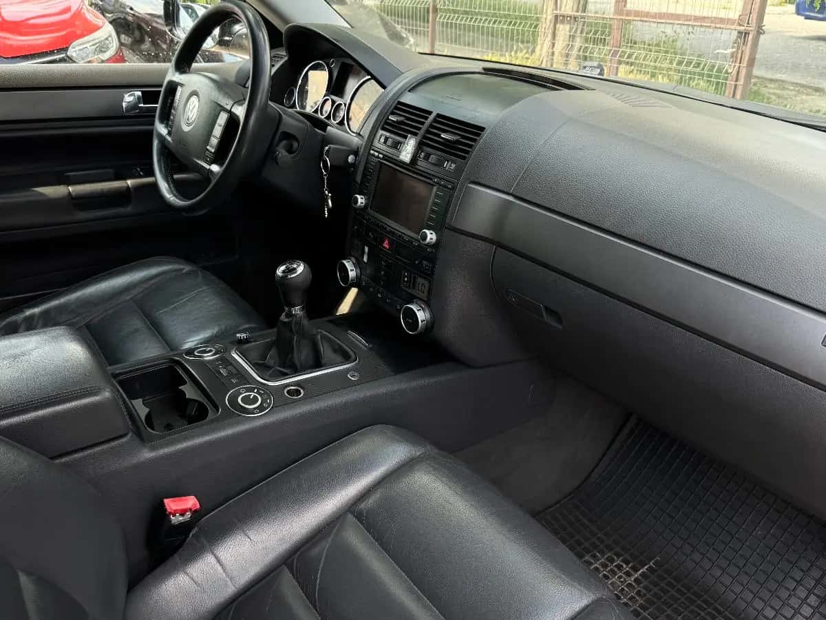 Volkswagen Touareg - фото 11