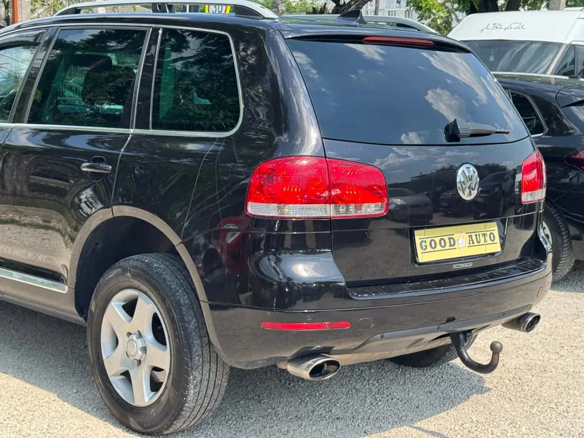 Volkswagen Touareg - фото 6