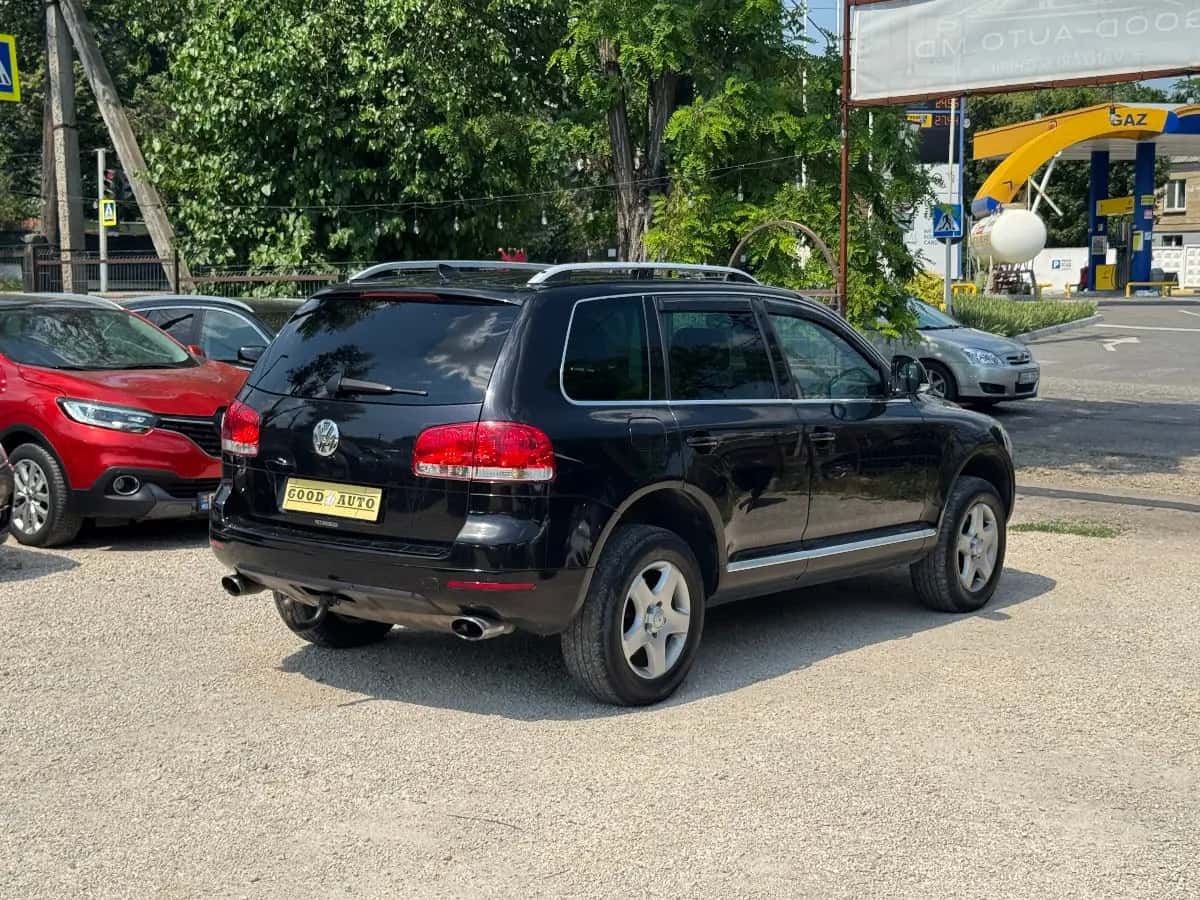 Volkswagen Touareg - фото 7