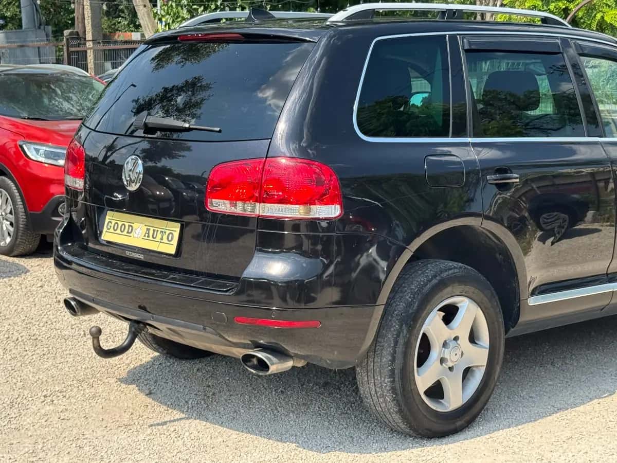 Volkswagen Touareg - фото 8