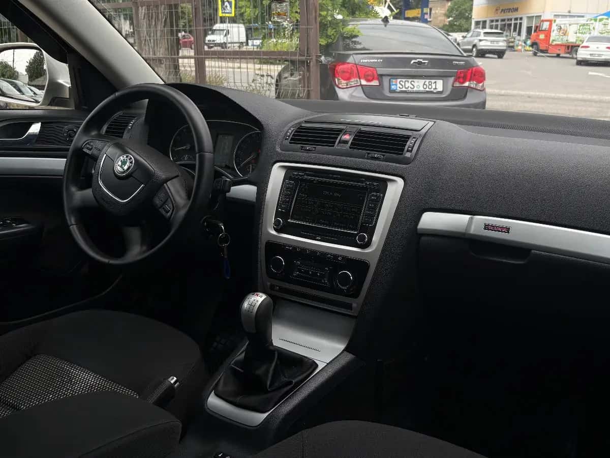 Skoda Octavia - fotografia 11