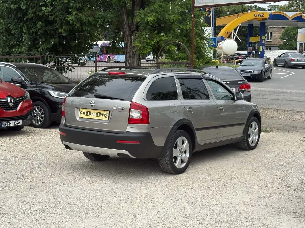 Skoda Octavia - fotografia 7