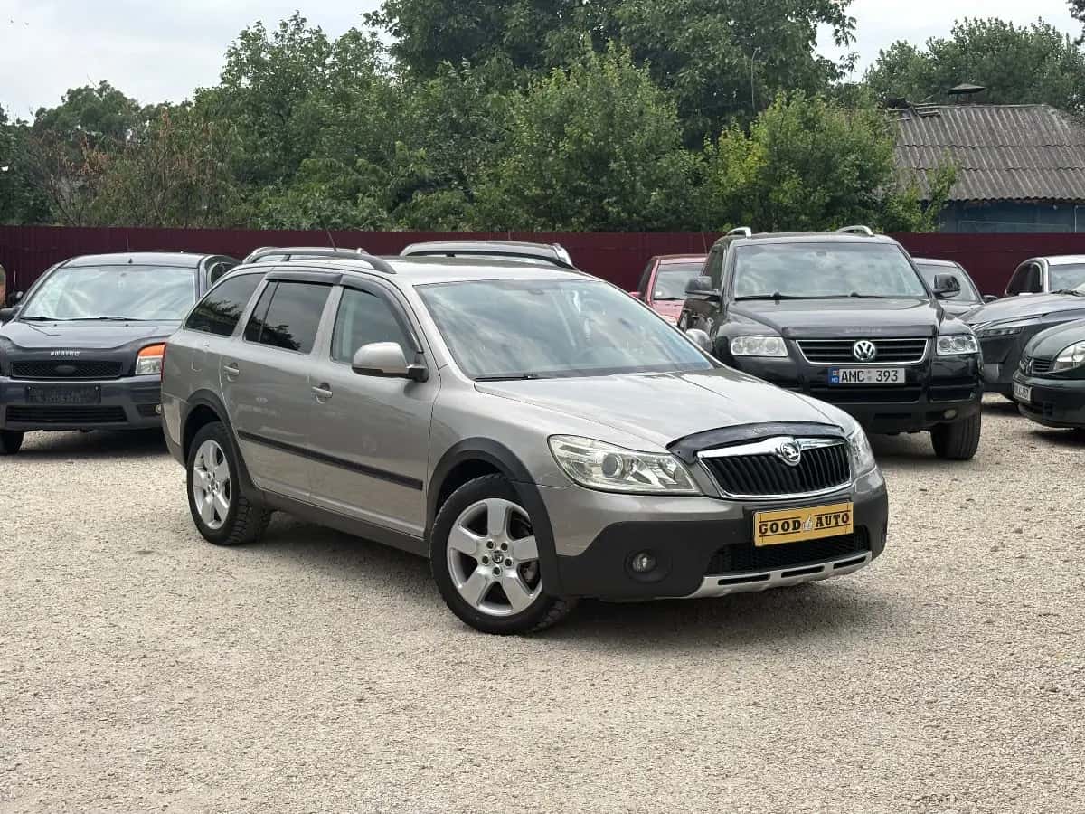 Skoda Octavia - fotografia 1
