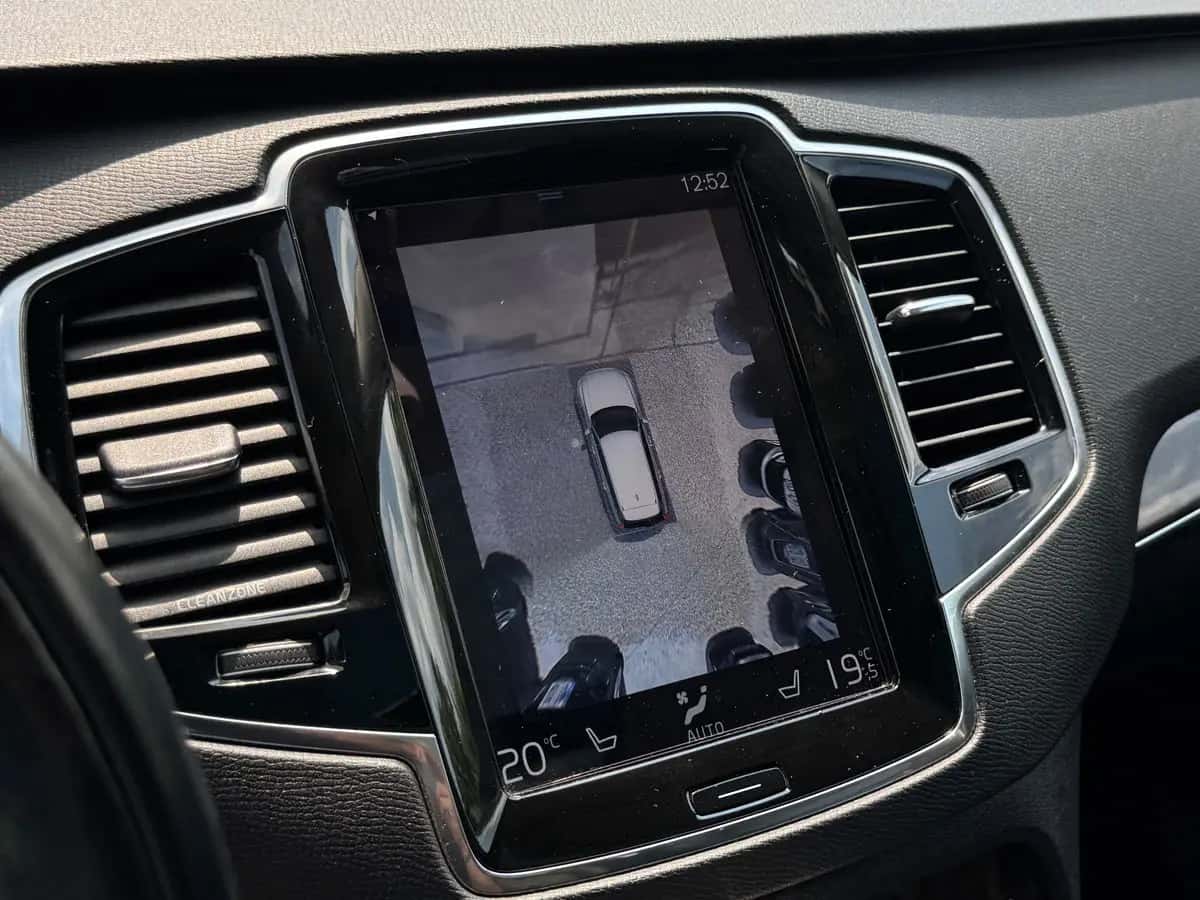 Volvo XC90 - fotografia 16